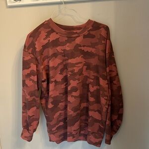 Lululemon perfectly oversized crew in Pink Camo Size 4 unworn/unwashed